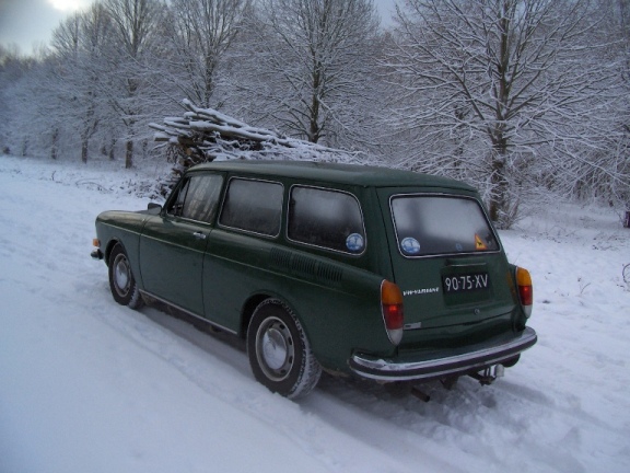 Carls VW Variant in de sneeuw op 18 december
